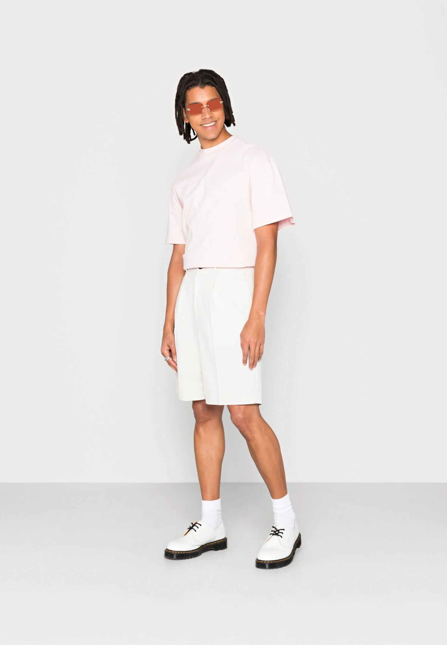 WEEKDAY GREAT - T-shirt Basic - Light Pink 2 WEEKDAY GREAT - T-shirt Basic - Light Pink - obrazek 2