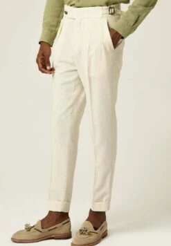 HIGH WAIST PLEATED WITH BUCKLE BELT DETAIL - Chinosy - Ecru -Sklep Odziezowy 0f94c9a3062a48779ed6329664f7da67