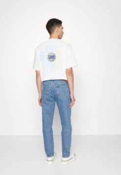 Lee OSCAR - Jeansy Relaxed Fit - Light Blue Denim 7 Lee OSCAR - Jeansy Relaxed Fit - Light Blue Denim -Sklep Odziezowy 16ffaecdf58f4c6a9c1b735f1adb3874