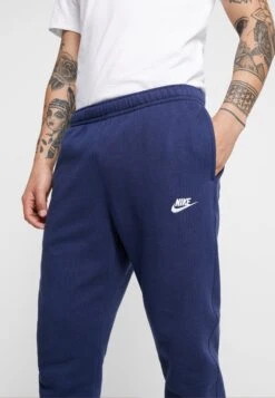 Nike Sportswear CLUB - Spodnie Treningowe - Midnight Navy -Sklep Odziezowy 18d823d92c5042c8921c6d284111450b
