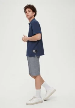 QS By S.Oliver JOHN BERMUDA À LA TEXTURE ARMURÉE - Szorty - Tiefblau -Sklep Odziezowy 2edabfacaee34190a1e6c1645becd728