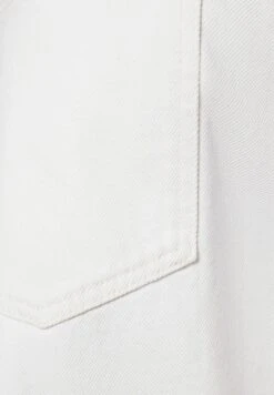 BERSHKA Jeansy Relaxed Fit - White -Sklep Odziezowy 38d870e133ea40329e661c8affc8e443