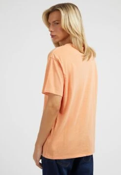 Guess FRONTTASCHE - T-shirt Basic - Orange -Sklep Odziezowy 815e45e82ad74637bc3771bf8b612e04
