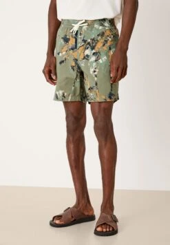 S.Oliver RELAXED - Szorty - Bottle Green Aop