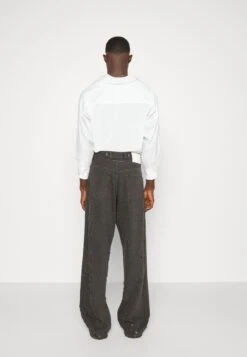 MM6 Maison Margiela PANTS 5 POCKETS - Jeansy Relaxed Fit - Black 10 MM6 Maison Margiela PANTS 5 POCKETS - Jeansy Relaxed Fit - Black -Sklep Odziezowy 8f847d452a314b6aa88a5d04f2d4d075