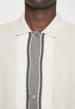 Hollister Co. PATTERN - Koszula - White -Sklep Odziezowy 903dcd1b050443b79a49ac63bb7631a4