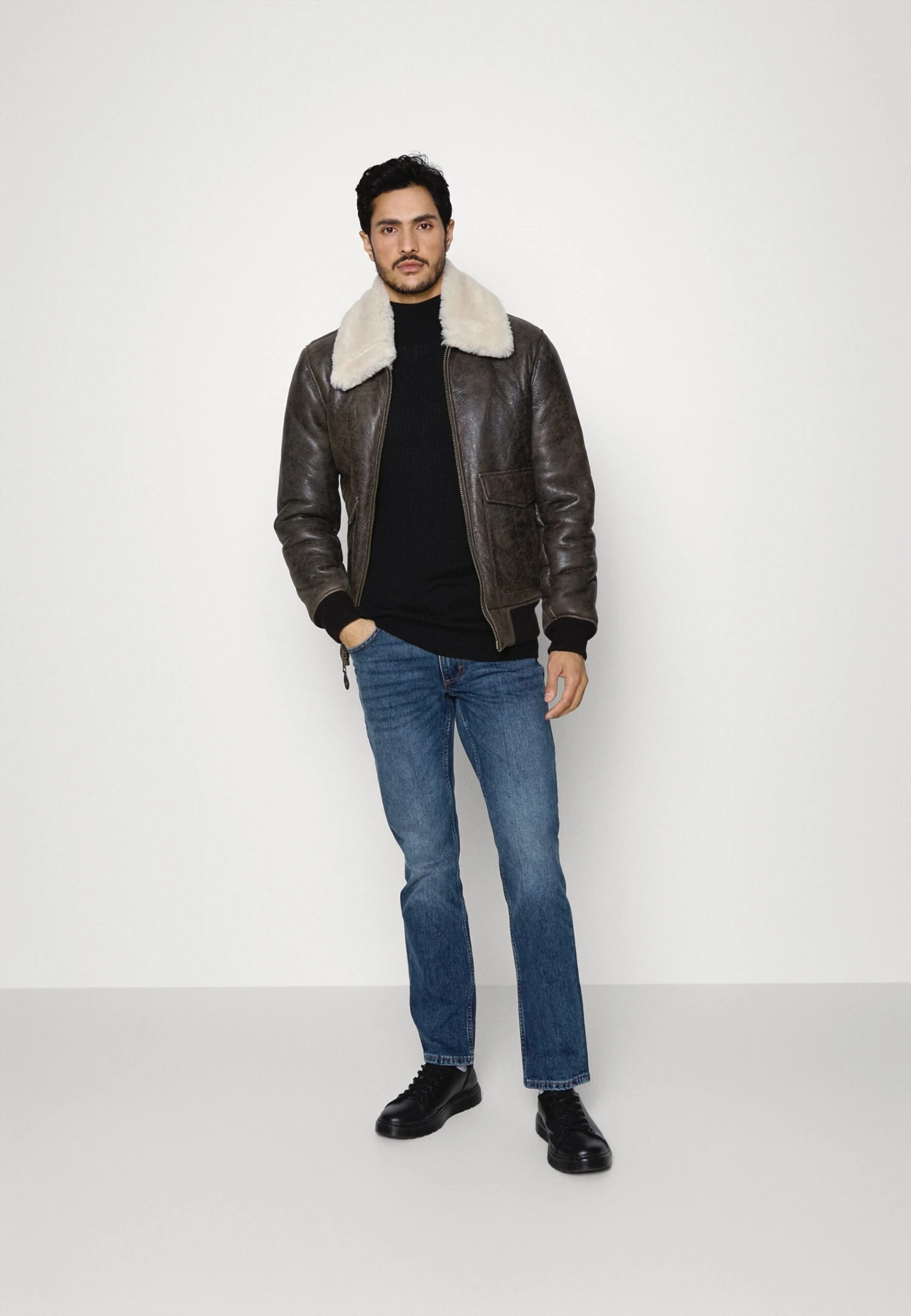 Mustang WASHINGTON - Jeansy Straight Leg - Denim Blue 2 Mustang WASHINGTON - Jeansy Straight Leg - Denim Blue - obrazek 2