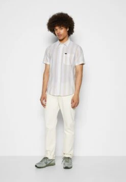 LEESURE SHIRT - Koszula - Safari -Sklep Odziezowy a174f5d58a784bbbb763bac493d75523