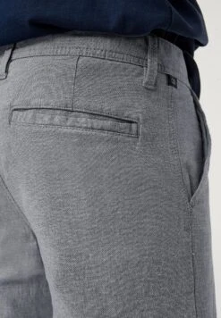 QS By S.Oliver JOHN BERMUDA À LA TEXTURE ARMURÉE - Szorty - Tiefblau -Sklep Odziezowy c74896f32357429f96ce18992c35fce0