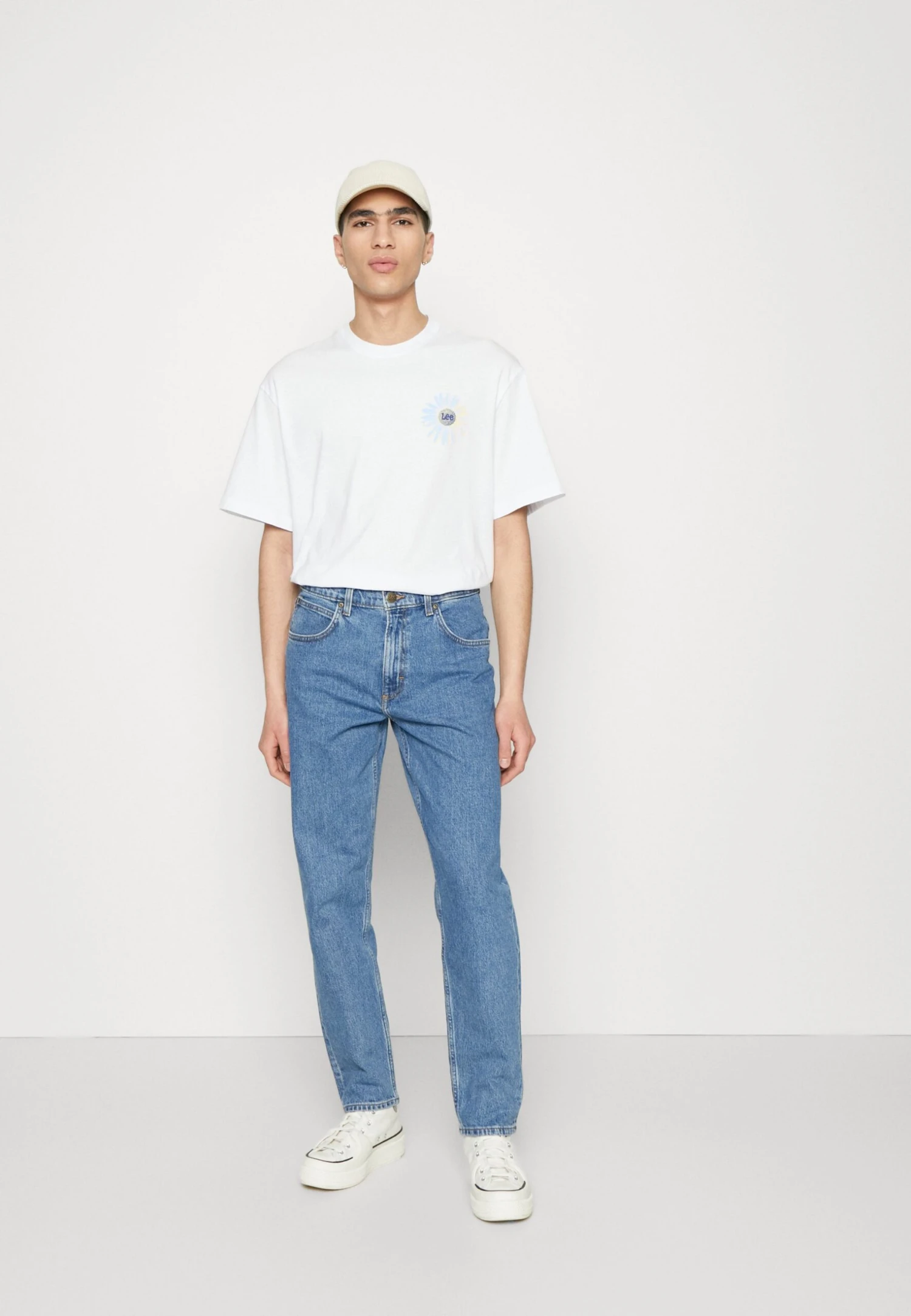 Lee OSCAR - Jeansy Relaxed Fit - Light Blue Denim 2 Lee OSCAR - Jeansy Relaxed Fit - Light Blue Denim - obrazek 2