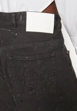 MM6 Maison Margiela PANTS 5 POCKETS - Jeansy Relaxed Fit - Black 13 MM6 Maison Margiela PANTS 5 POCKETS - Jeansy Relaxed Fit - Black -Sklep Odziezowy cb8b950280f0452a9ba1b1526580d366
