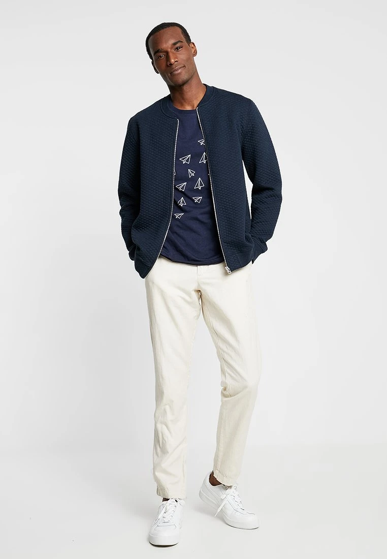 Pier One T-shirt Z Nadrukiem - Dark Blue 2 Pier One T-shirt Z Nadrukiem - Dark Blue - obrazek 2