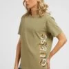 Guess MIT SEITLICHEM VERTIKAL - T-shirt Z Nadrukiem - Braun