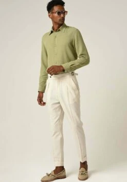 HIGH WAIST PLEATED WITH BUCKLE BELT DETAIL - Chinosy - Ecru -Sklep Odziezowy f98281b7a13b4e4a9c693118e6e70120