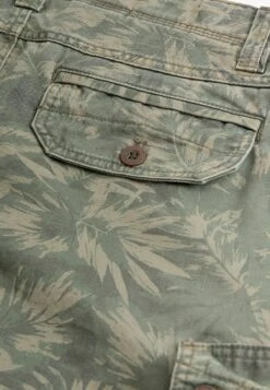 Next PREMIUM LAUNDERED CARGO STANDARD - Szorty Jeansowe - Khaki Green Palm Print -Sklep Odziezowy fa2ed3883015401ea20c9628b67f5d65
